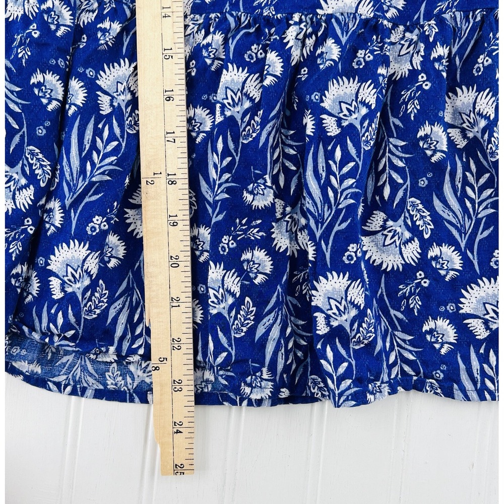 Universal Threads Women's Blouse‎ size Large Blue White Floral Pullover ruffled - Picture 6 of 6